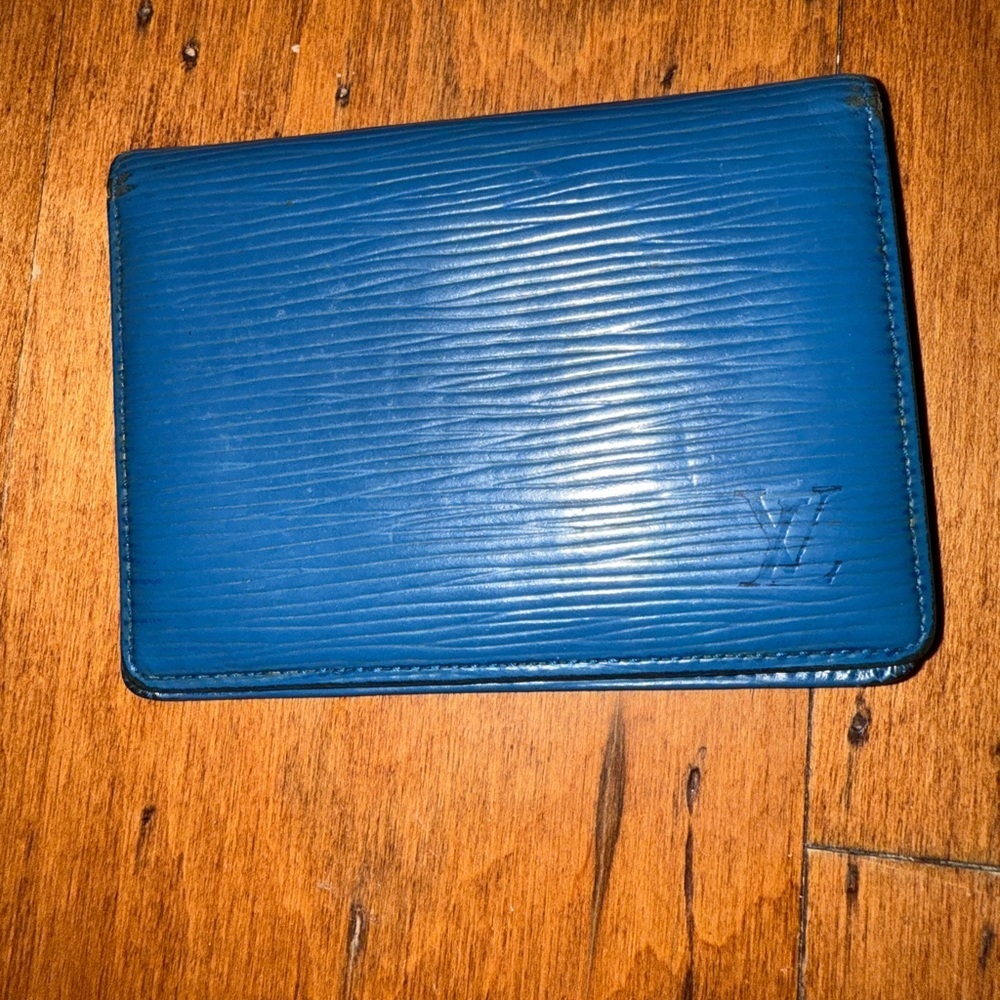 Louis Vuitton Vibrant Blue Epi card holder - Picture 1 of 8